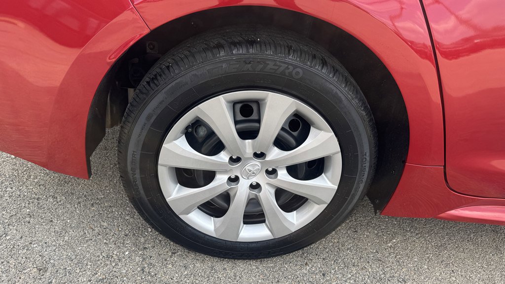 Used 2020 Toyota Corolla LE image 13