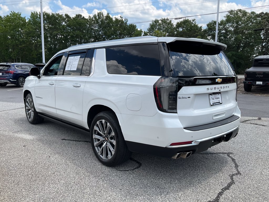 Used 2025 Chevrolet Suburban High Country AWD/4WD image 26