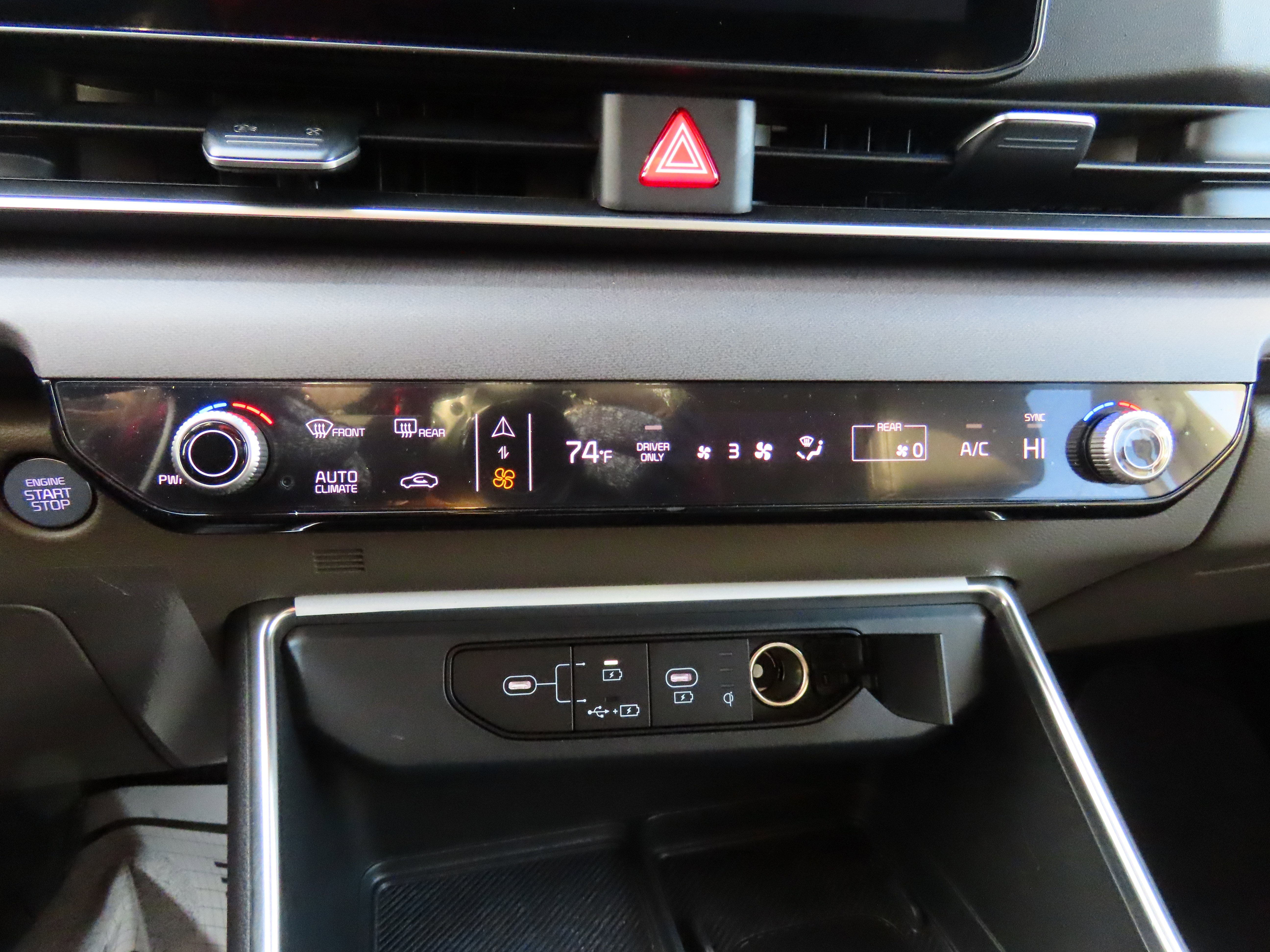 Used 2025 Kia Carnival EX image 25