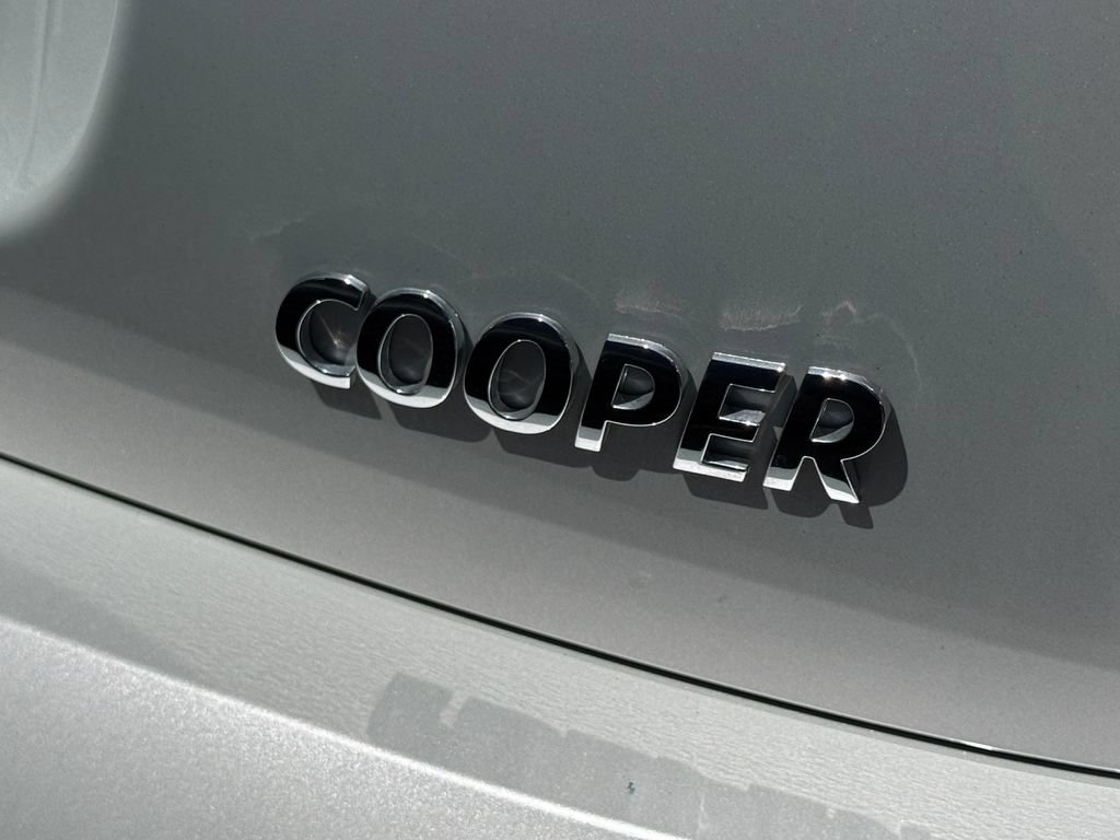 Used 2023 MINI Cooper 2-Door Hardtop FWD image 3