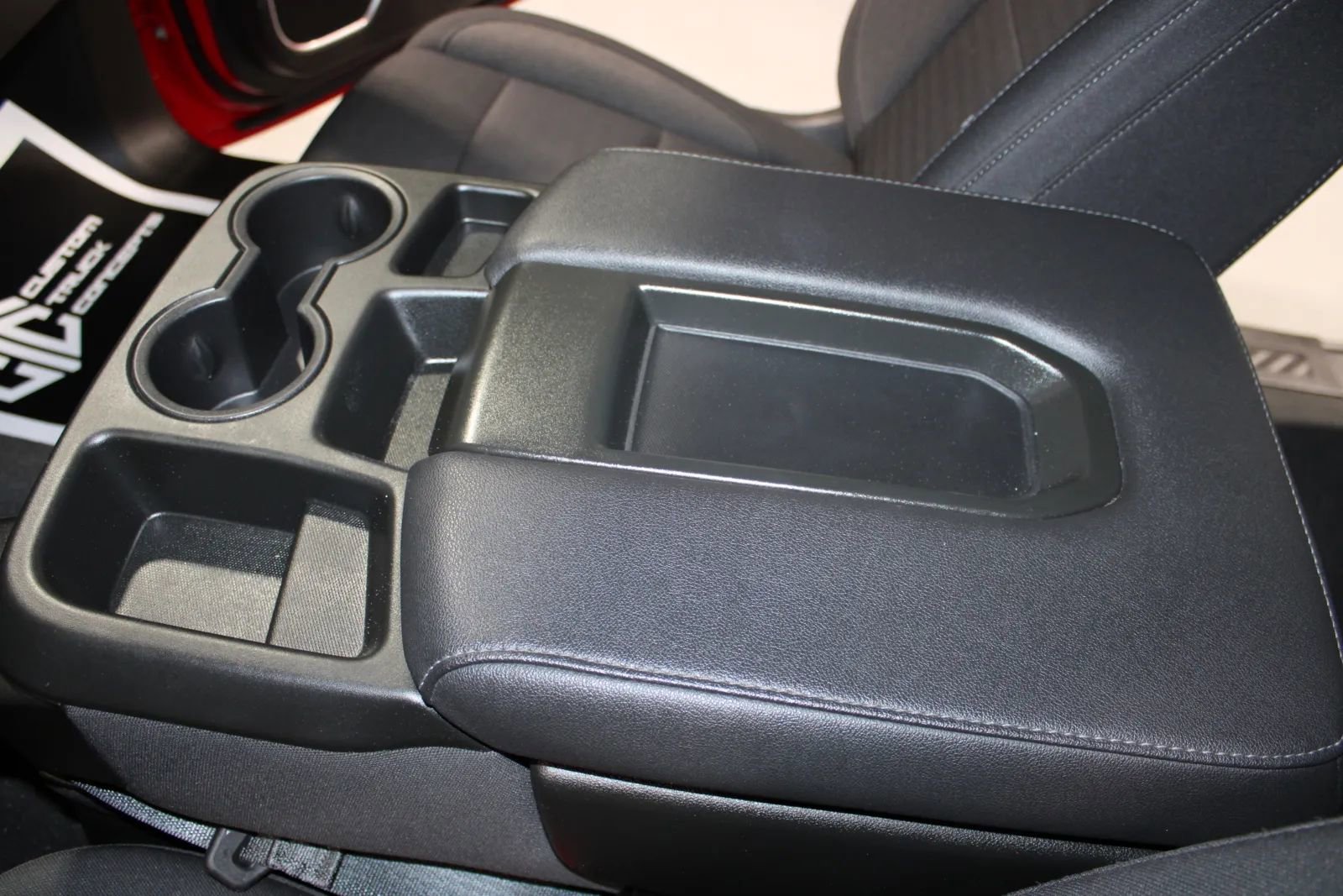 Used 2025 Chevrolet Silverado 1500 LT AWD/4WD image 26