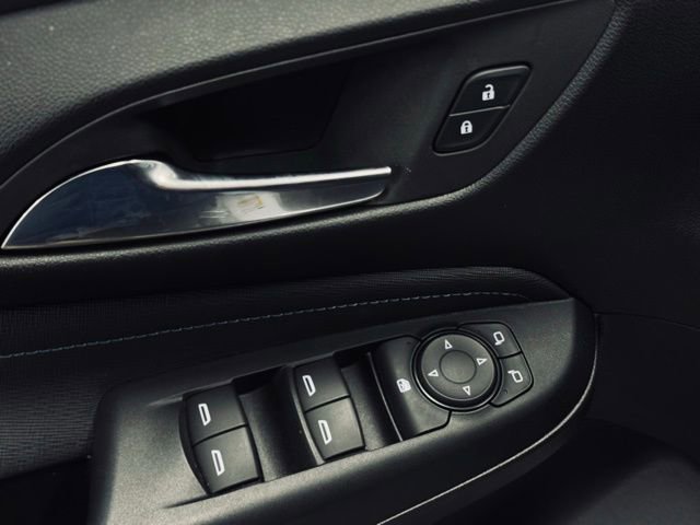 Used 2025 Buick Envista Sport Touring image 12