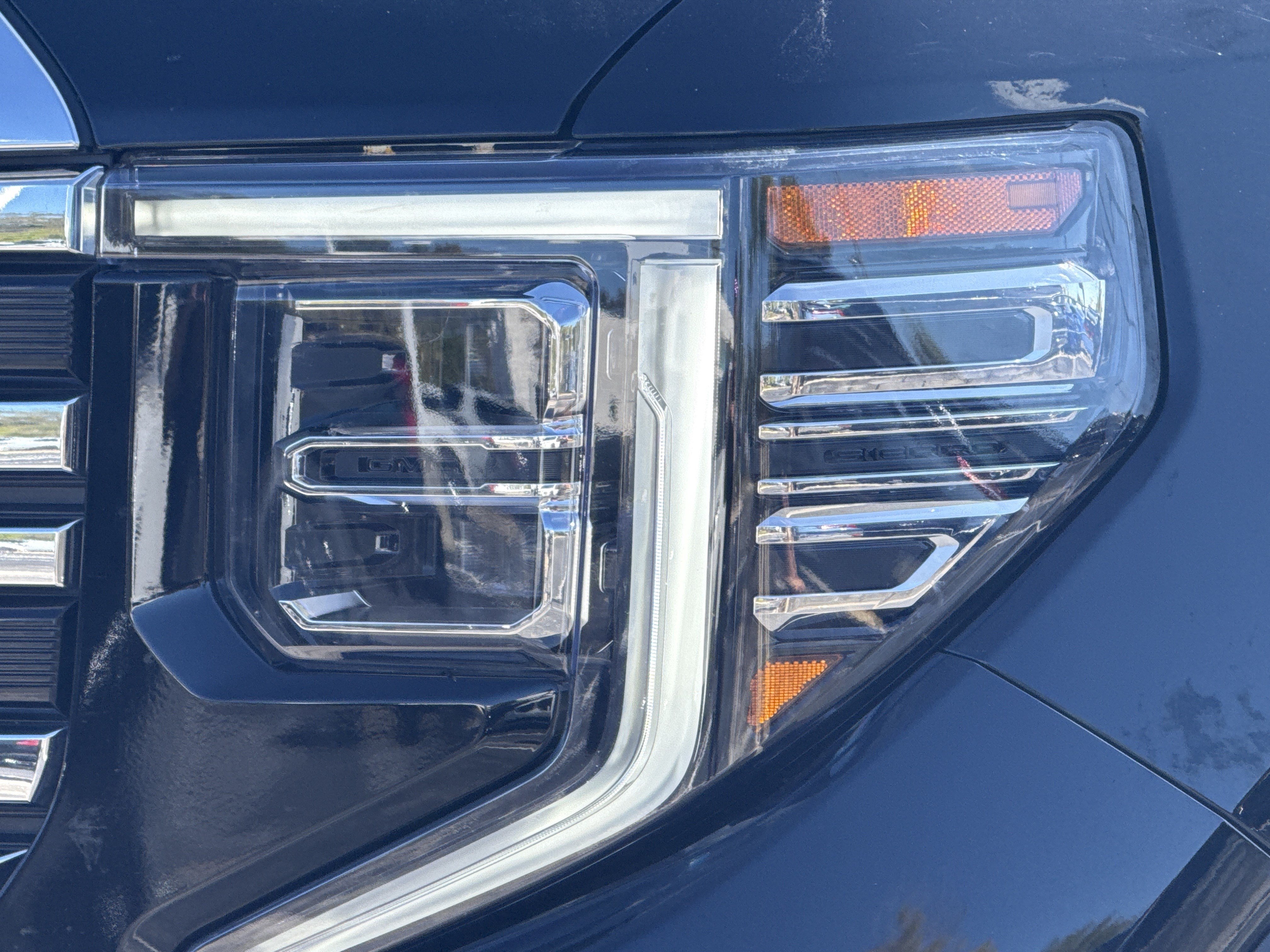Used 2023 GMC Sierra 1500 SLT w/ SLT Convenience Package AWD/4WD image 6