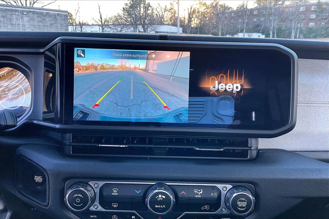 Certified 2025 Jeep Gladiator Sport image 13