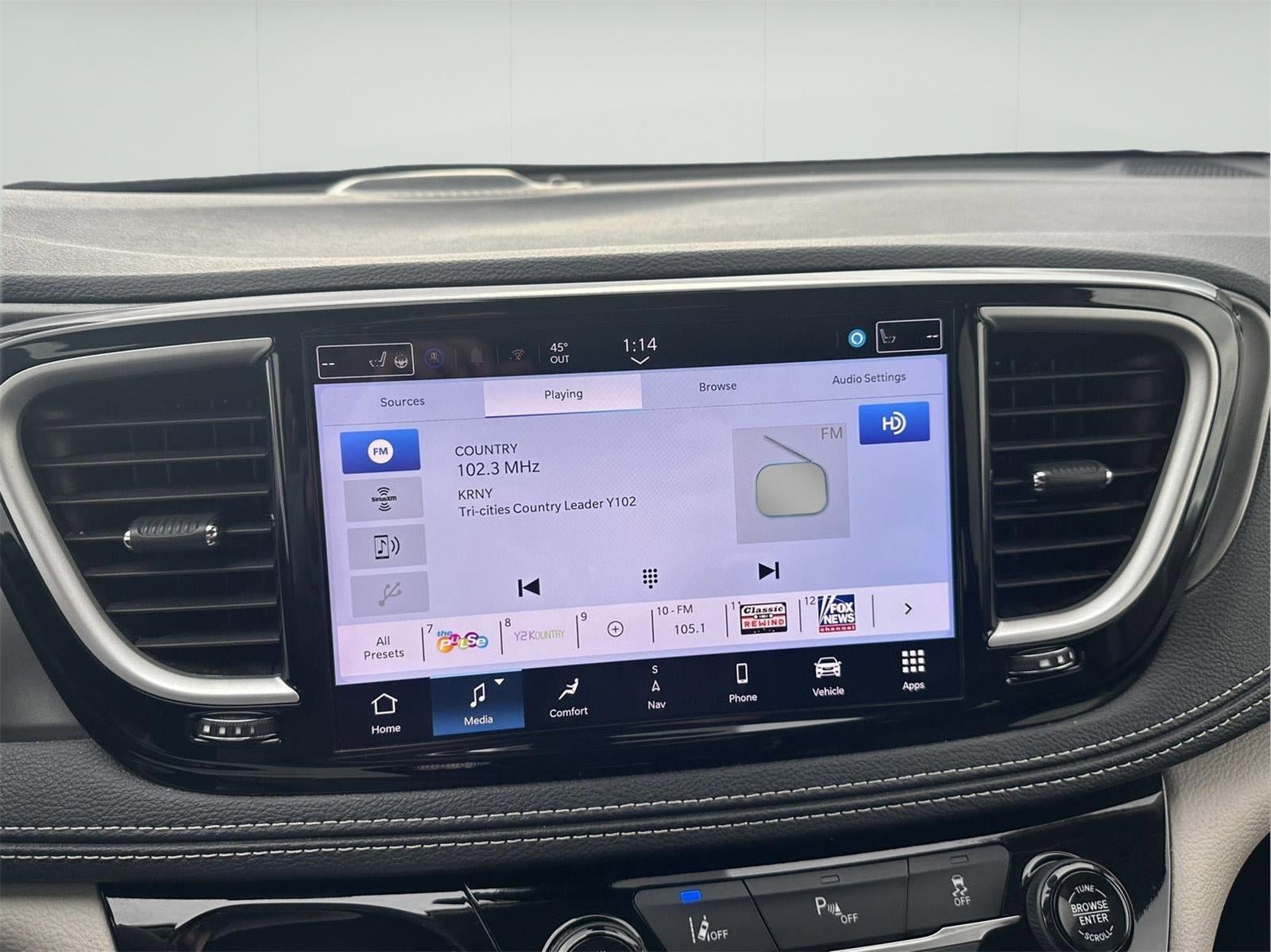Used 2024 Chrysler Pacifica Select FWD image 34