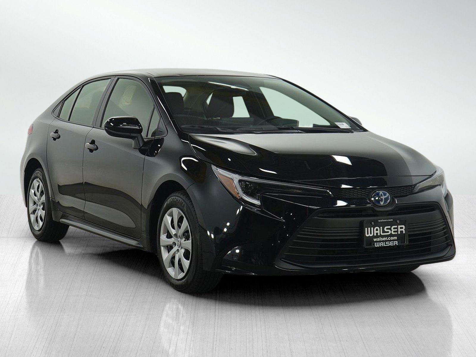 Used 2025 Toyota Corolla LE image 7