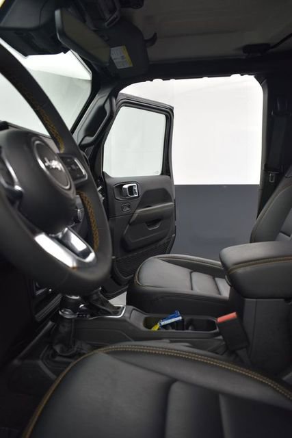 Used 2024 Jeep Wrangler Sahara w/ Technology Group AWD/4WD image 9