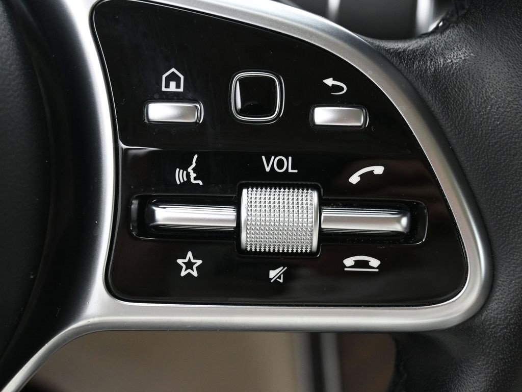 Used 2021 Mercedes-Benz GLC 300 4MATIC image 19