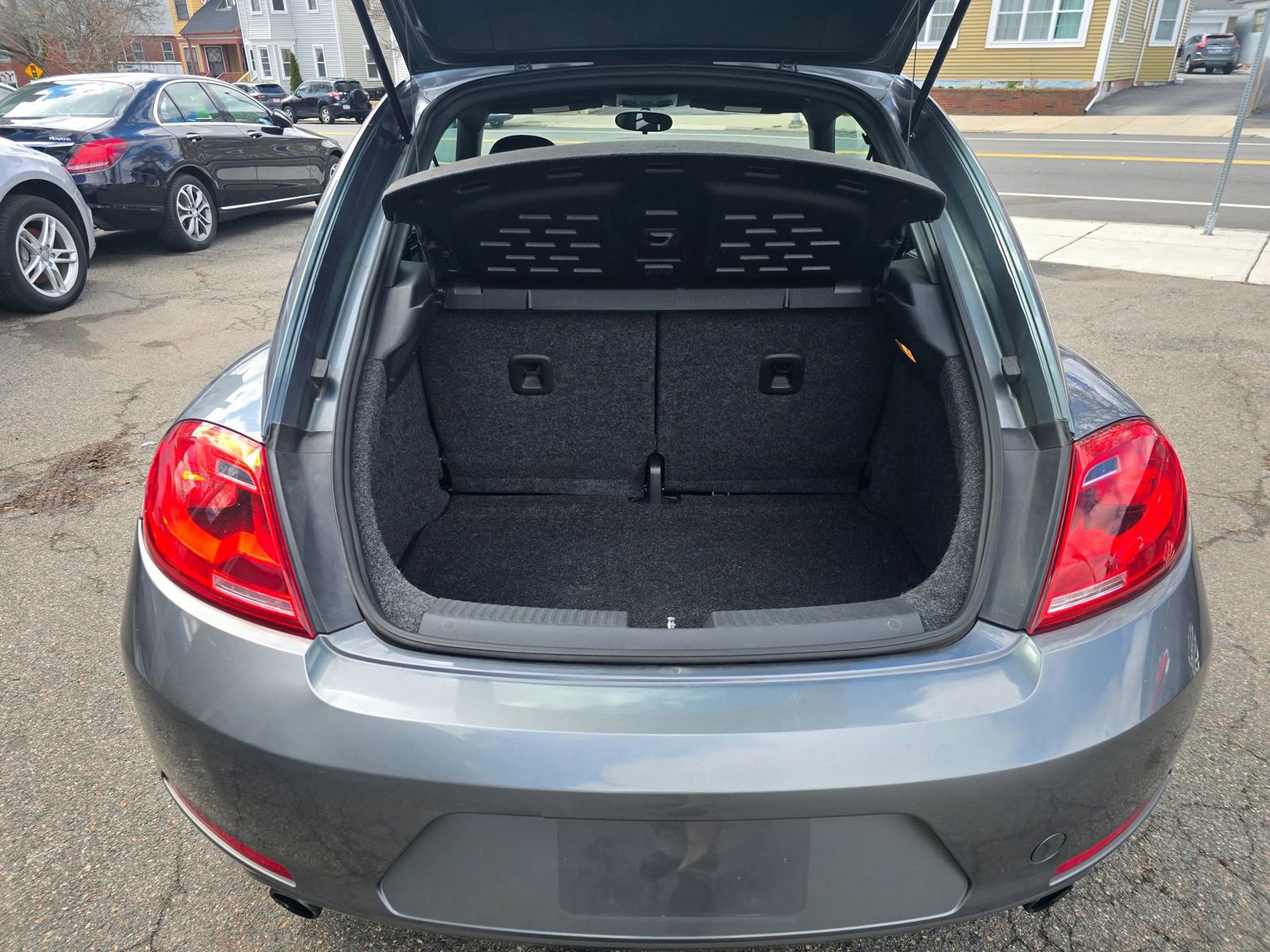 Used 2012 Volkswagen Beetle 2.0T image 6