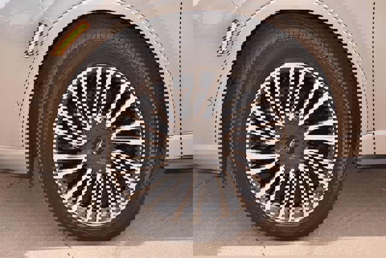 Used 2021 Lincoln Corsair Reserve w/ Equipment Group 201A image 39