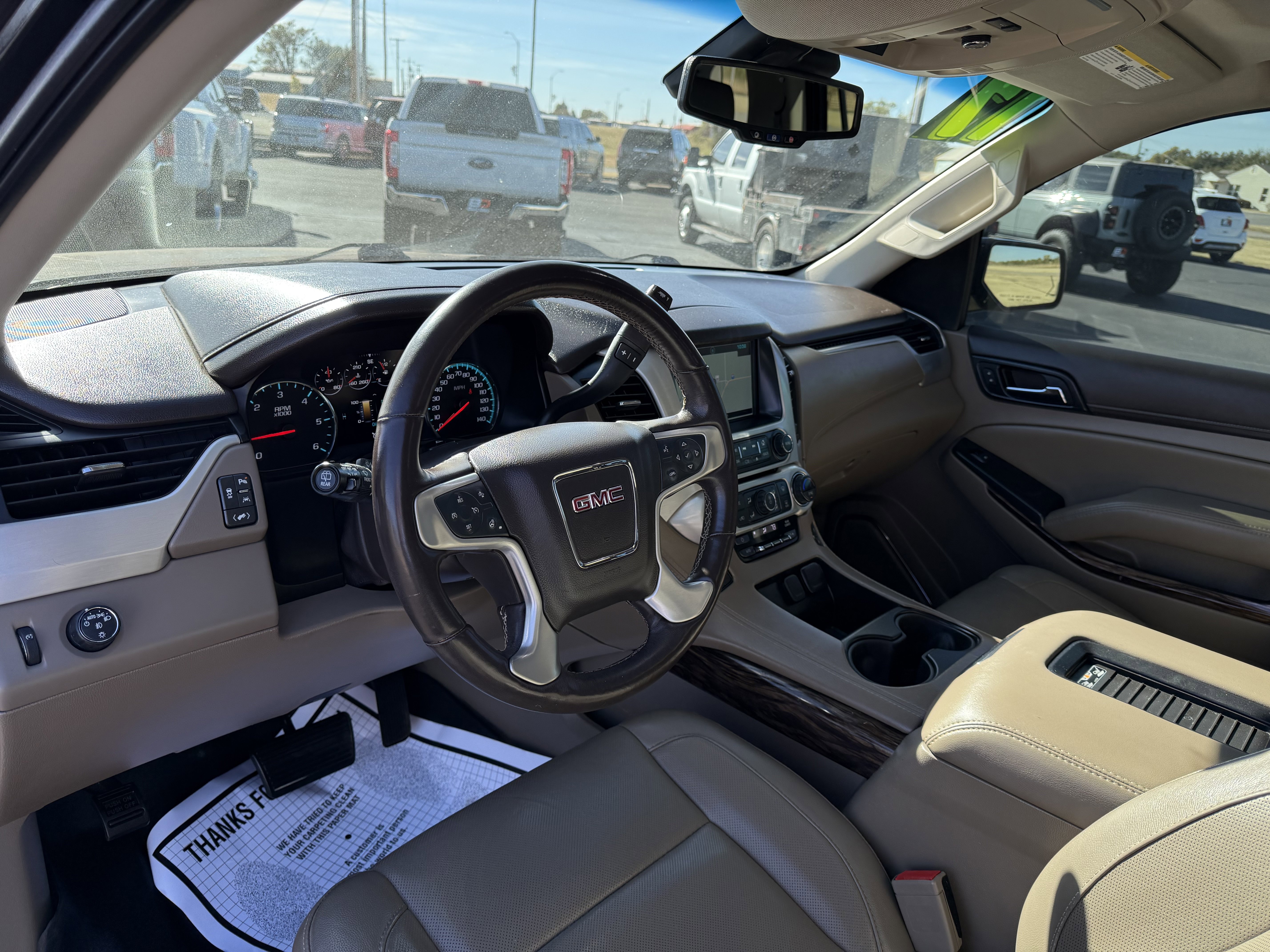 Used 2017 GMC Yukon SLT w/ Premium Edition image 6