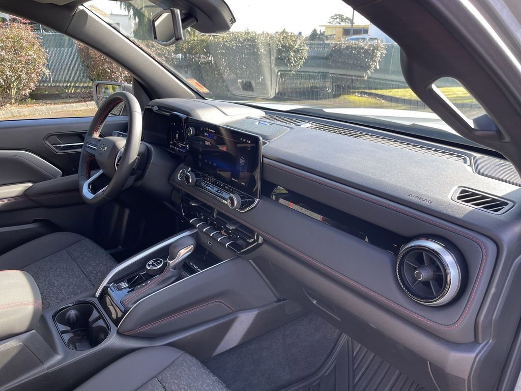 Used 2025 Chevrolet Colorado Z71 w/ Technology Package image 29