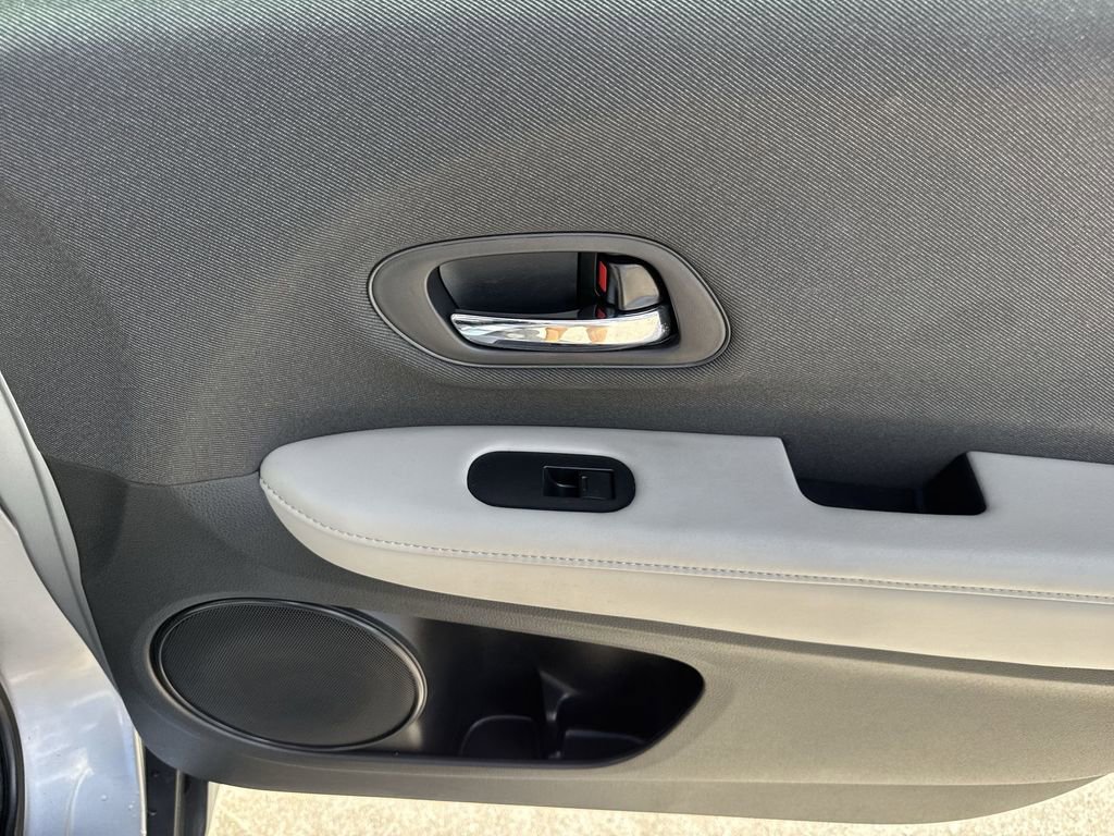 Used 2020 Honda HR-V LX image 44