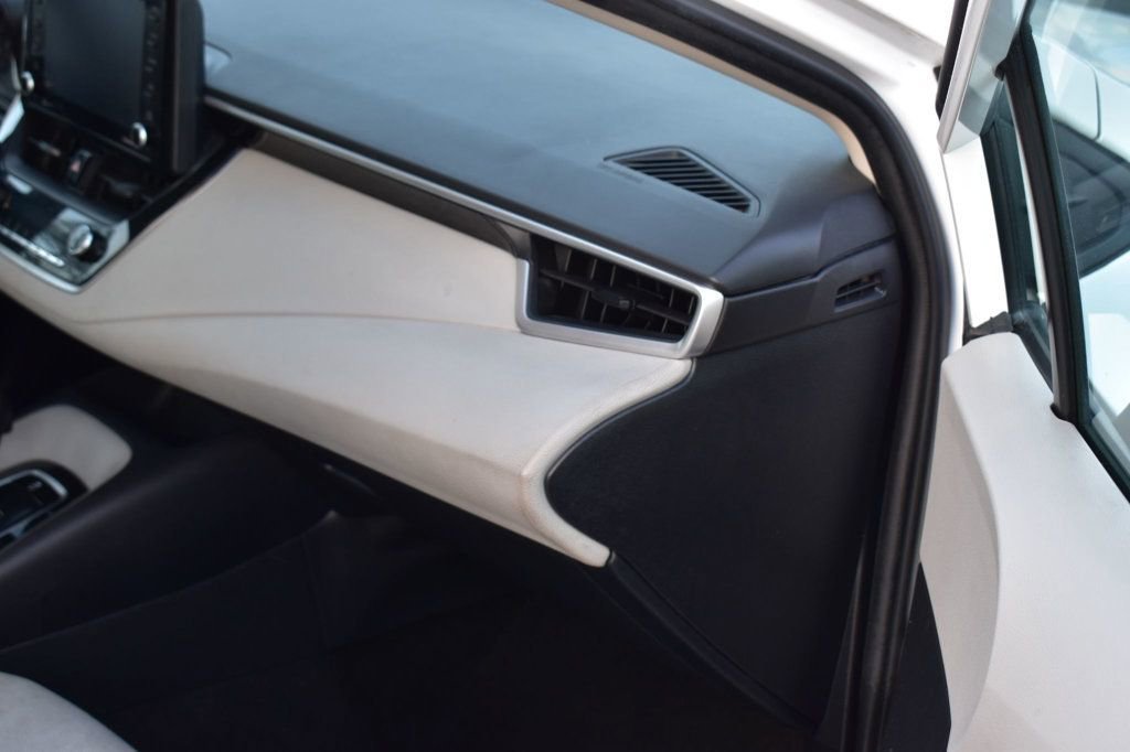 Used 2022 Toyota Corolla LE image 17