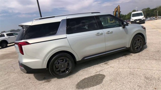 New 2026 Kia Carnival SX image 3