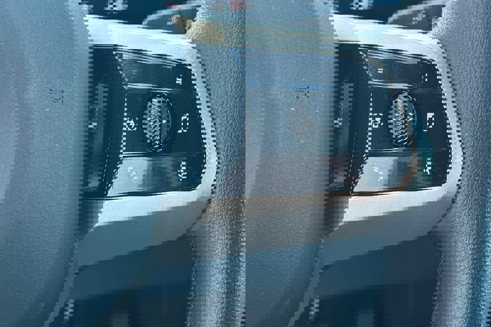 Used 2025 BMW iX xDrive50 image 29