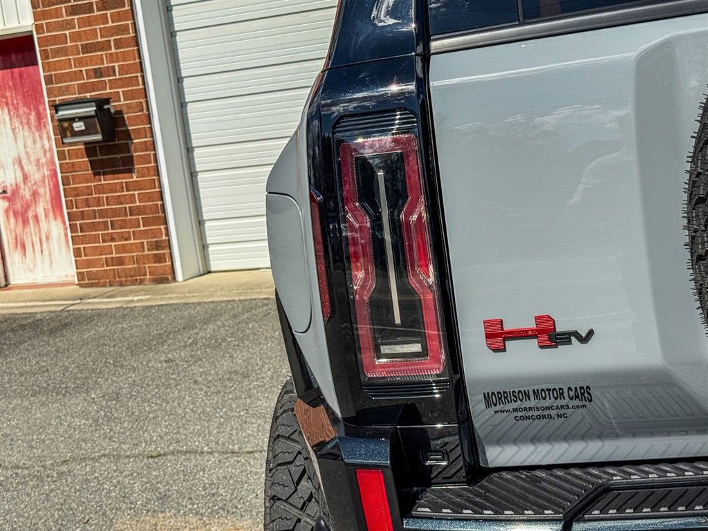Used 2024 GMC Hummer EV 3X w/ LPO, Illumination Package image 24