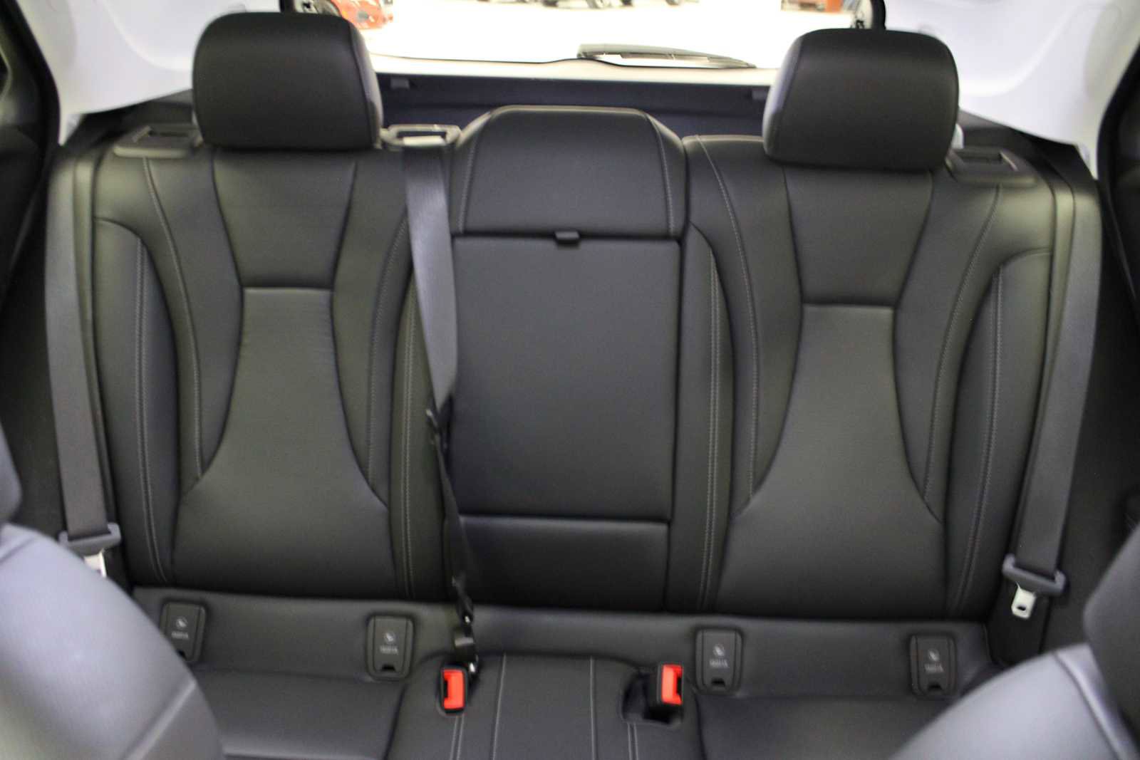 Used 2024 Buick Envision Preferred AWD/4WD image 37