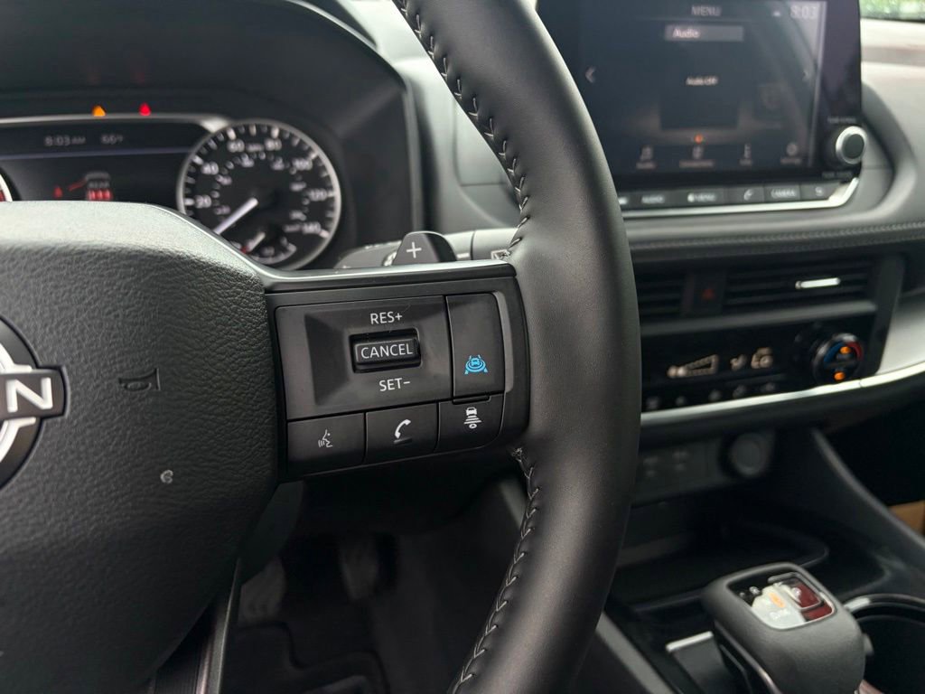 Used 2025 Nissan Rogue SV FWD image 15