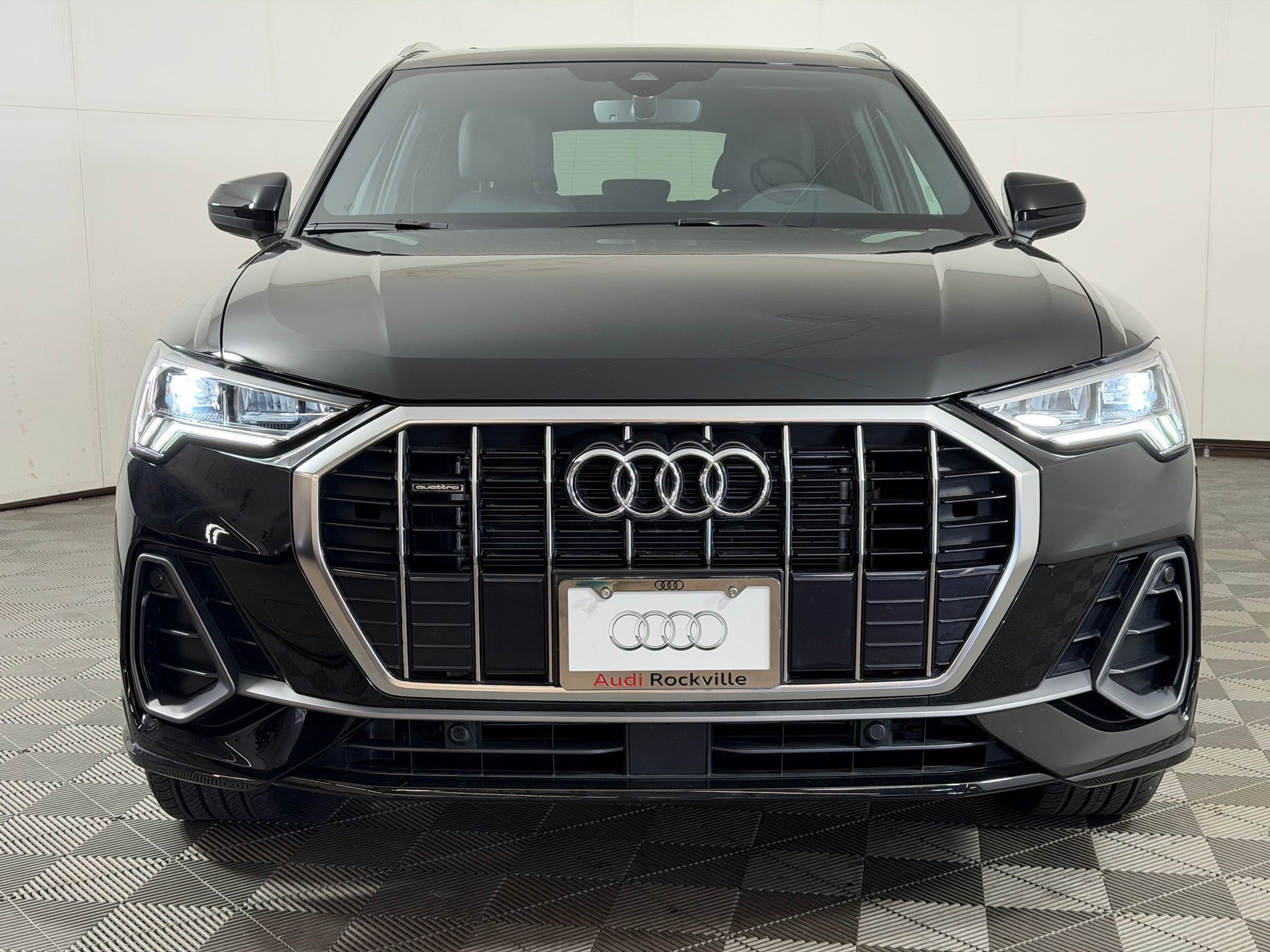 Used 2024 Audi Q3 2.0T Premium w/ Convenience Package AWD/4WD image 6