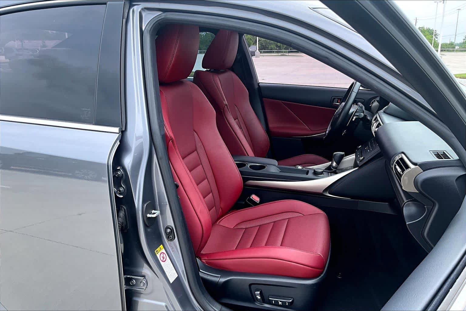 Used 2016 Lexus IS 200t w/ F Sport Package RWD image 9