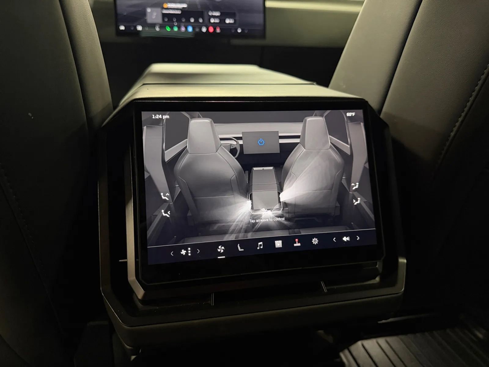 Used 2025 Tesla Cybertruck AWD Crew Cab image 32