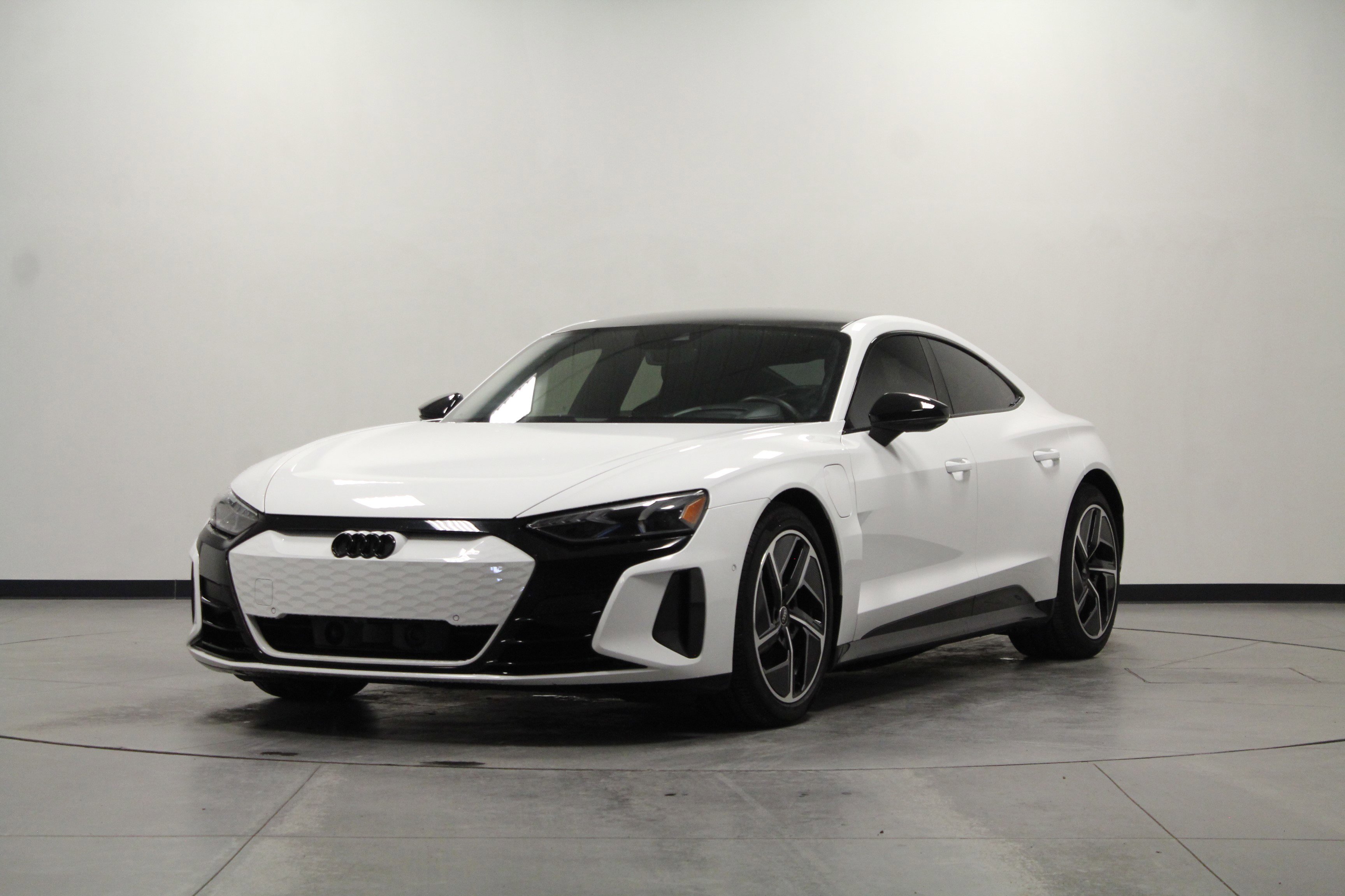 Used 2023 Audi RS e-tron GT w/ Carbon Performance Package image 8