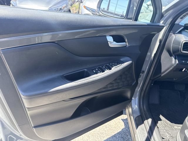 Certified 2022 Hyundai Santa Fe SE w/ Winter Weather Package AWD/4WD image 17