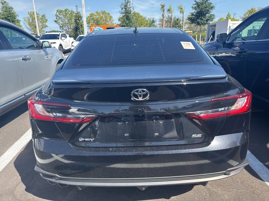 Used 2025 Toyota Camry SE w/ Convenience Package FWD image 5