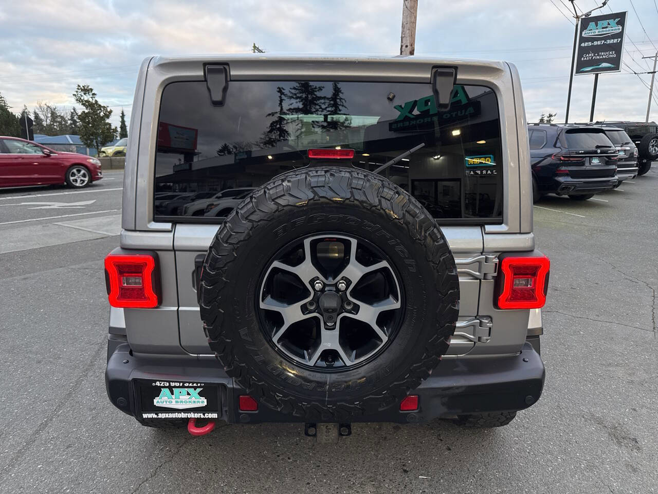 Used 2018 Jeep Wrangler Unlimited Rubicon w/ Uconnect 4C Nav & Sound Group image 4