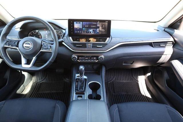 Used 2025 Nissan Altima 2.5 SV w/ SV Premium Package FWD image 22