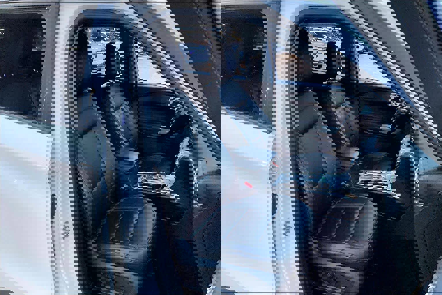 Used 2024 Ford Explorer XLT w/ Equipment Group 202A image 10