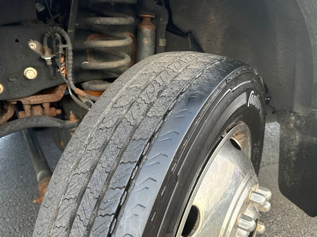 Used 2017 Ford F550 4x4 Regular Cab Super Duty image 10