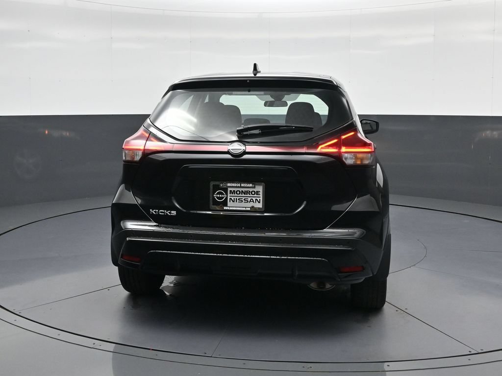 Certified 2025 Nissan Kicks Play S FWD image 8