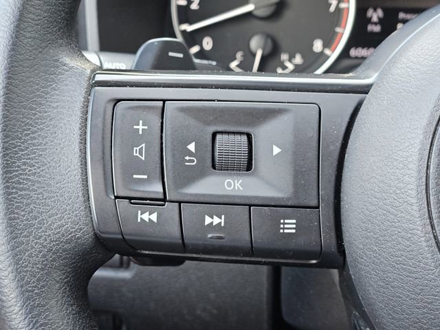Used 2024 Nissan Rogue SV AWD/4WD image 17
