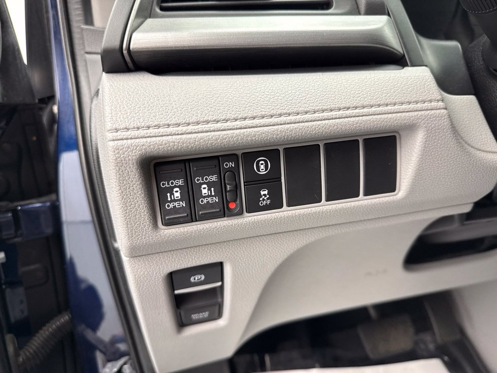 Used 2022 Honda Odyssey EX image 18