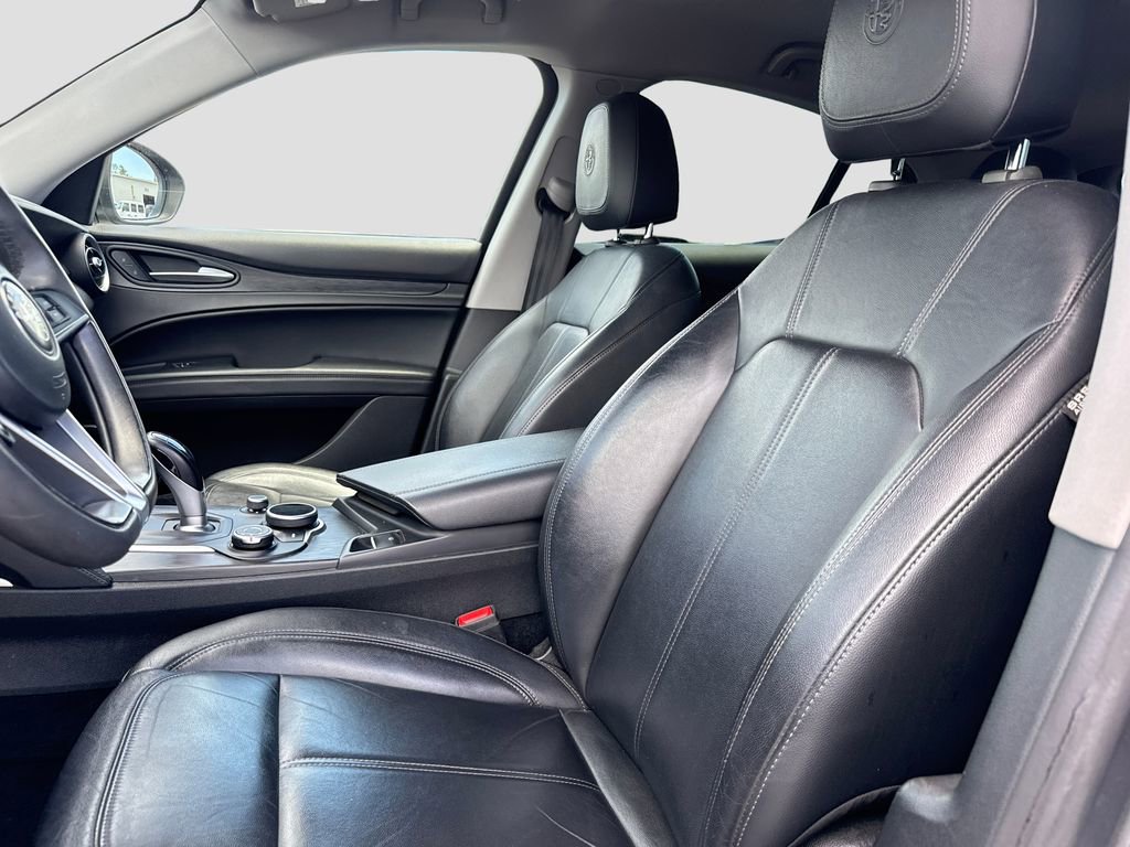 Used 2018 Alfa Romeo Stelvio AWD w/ Cold Weather Package image 9