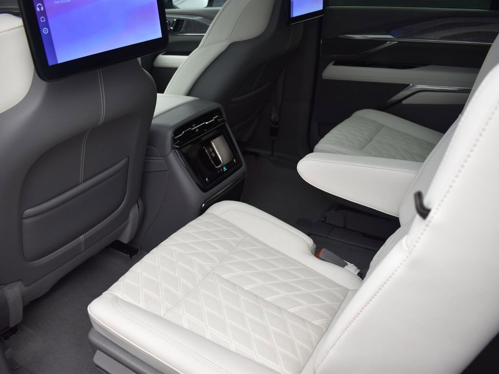 Certified 2025 Cadillac Escalade IQ Sport 1 AWD/4WD image 27
