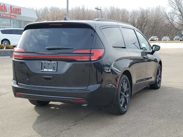 New 2026 Chrysler Pacifica Select w/ S Appearance Package FWD image 7