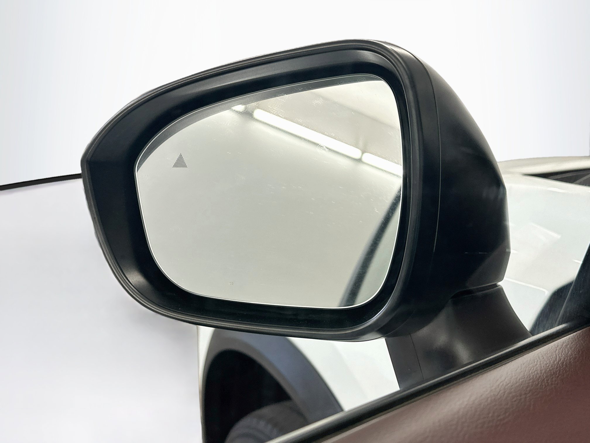 Used 2023 Nissan Rogue S AWD/4WD image 16