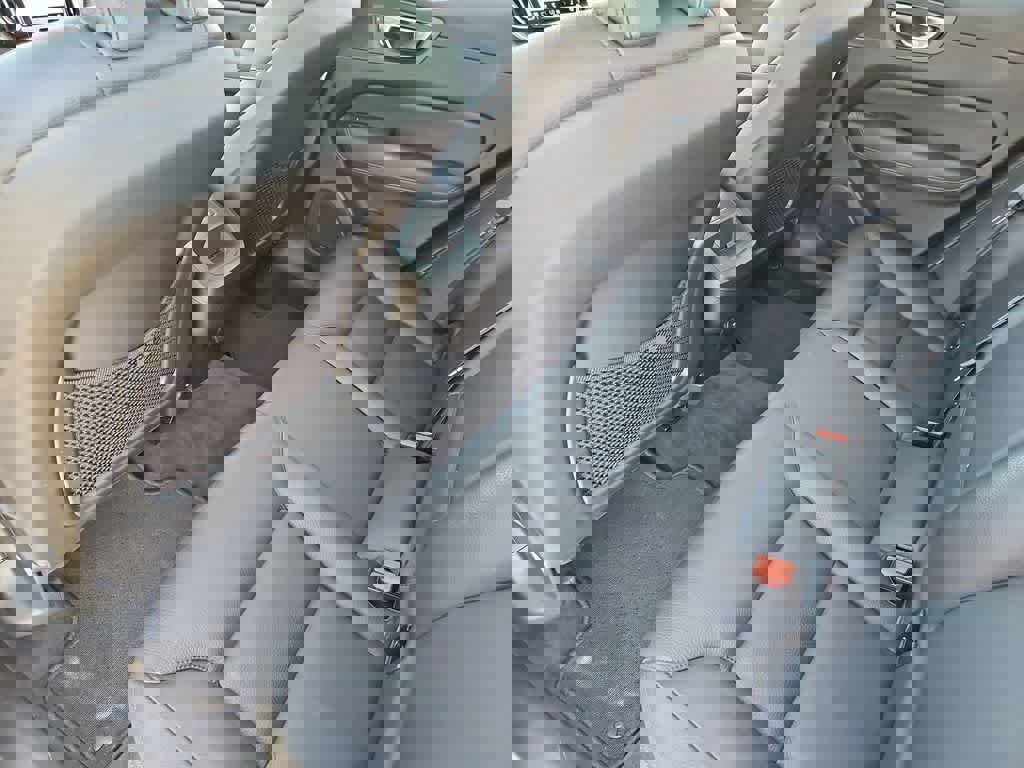 Used 2022 Volvo XC60 B5 Momentum AWD/4WD image 19