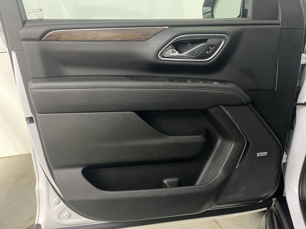 Used 2023 Chevrolet Suburban Premier image 28