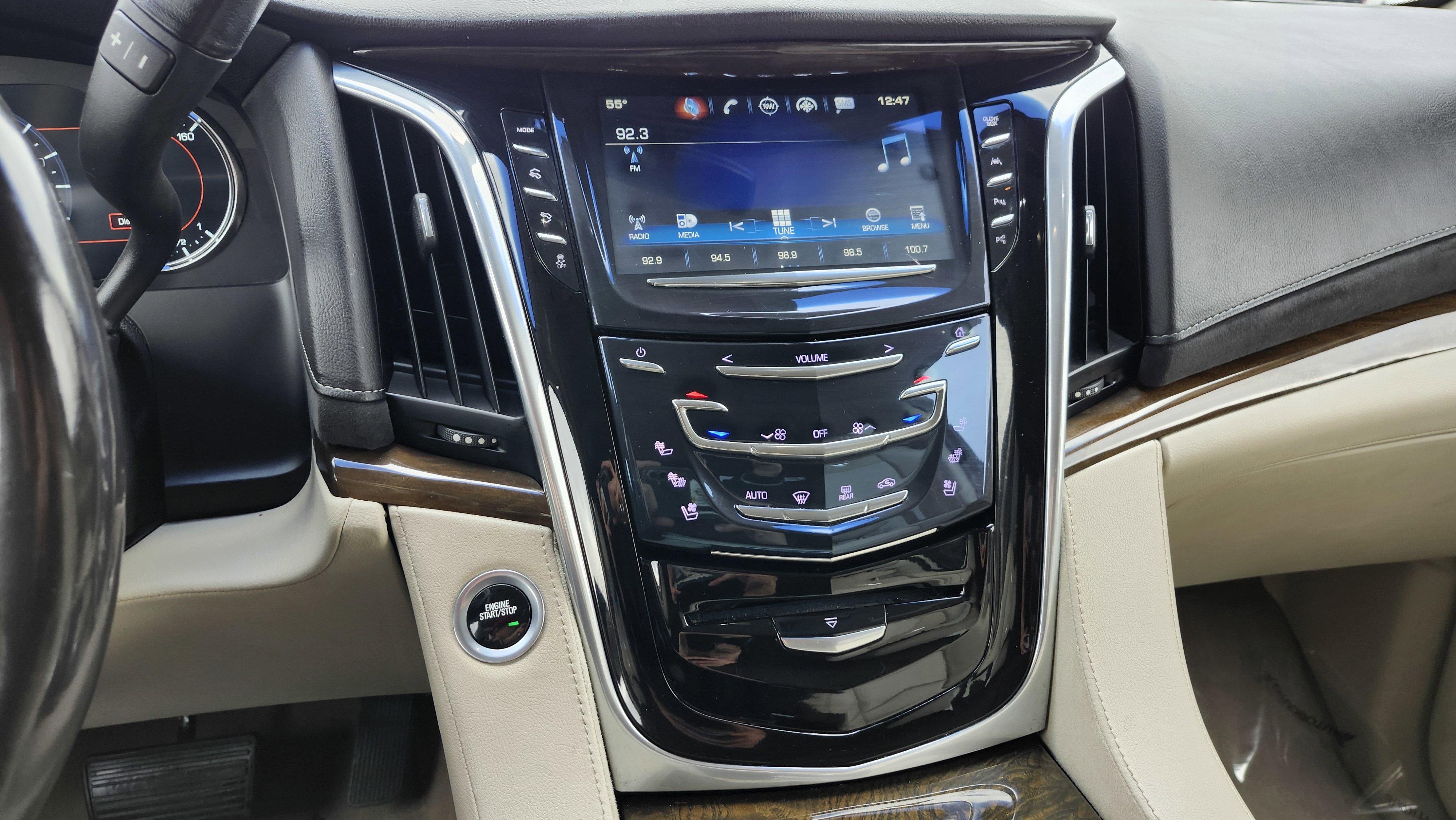 Used 2018 Cadillac Escalade ESV Premium Luxury image 37