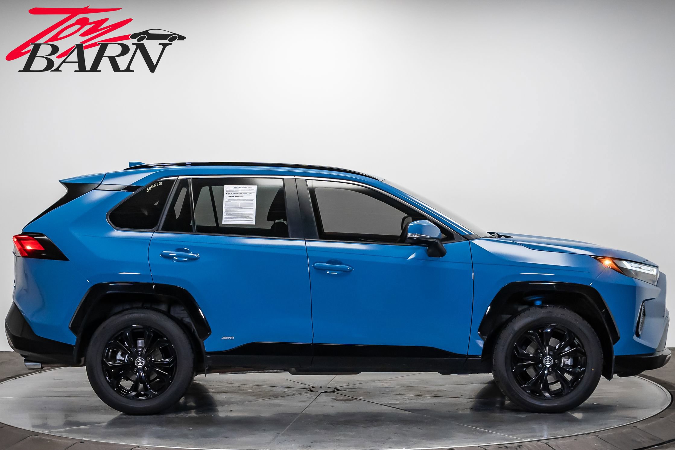 Used 2023 Toyota RAV4 SE w/ Convenience Package image 6