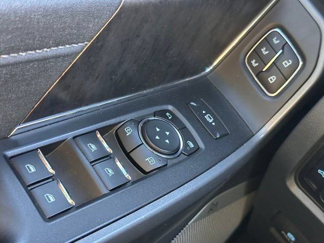 Used 2023 Ford F250 Lariat w/ Sport Appearance Package AWD/4WD image 16