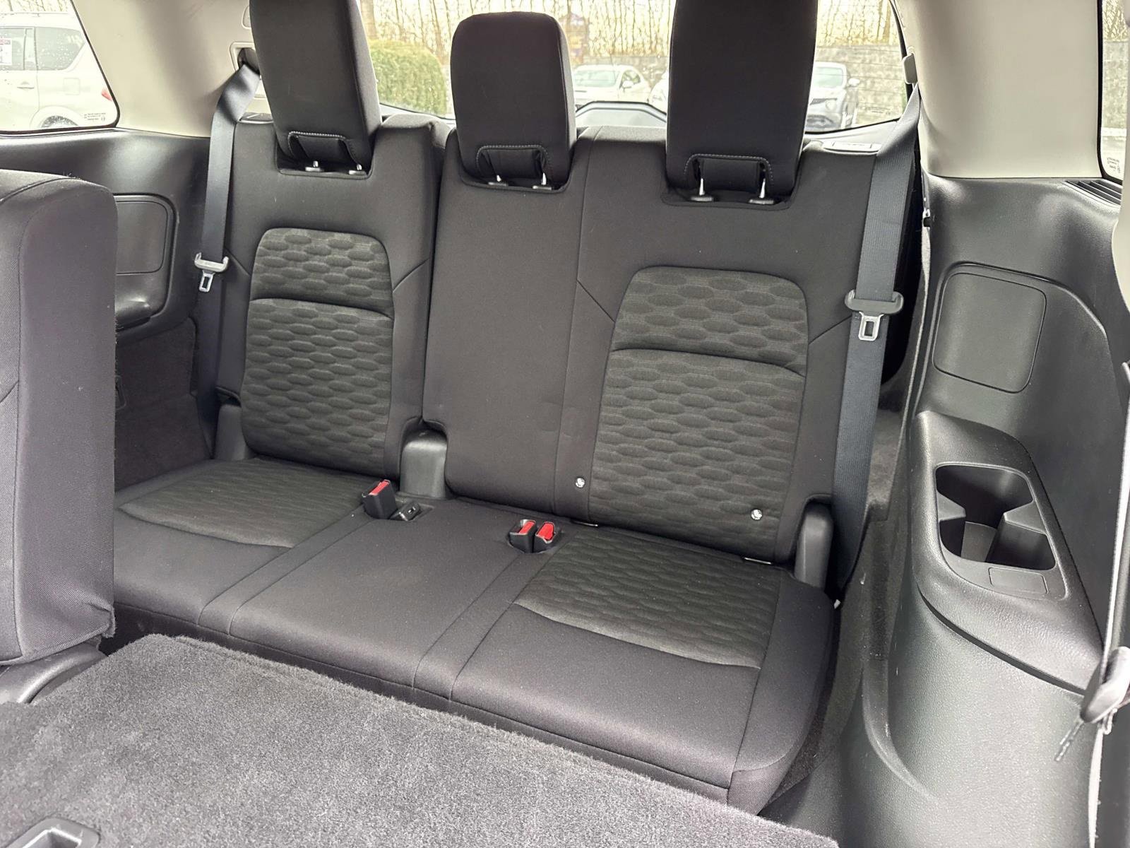 Used 2024 Nissan Pathfinder SV image 28