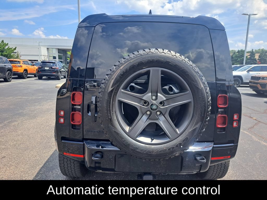 Used 2024 Land Rover Defender 110 X-Dynamic SE AWD/4WD image 4