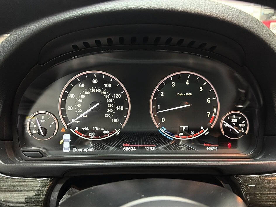 Used 2016 BMW 535i Sedan w/ M Sport RWD image 9