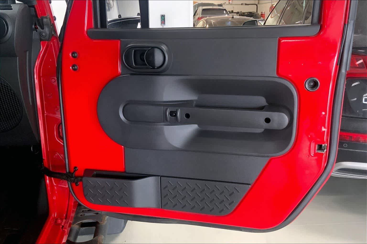 Used 2010 Jeep Wrangler Unlimited Sport AWD/4WD image 24