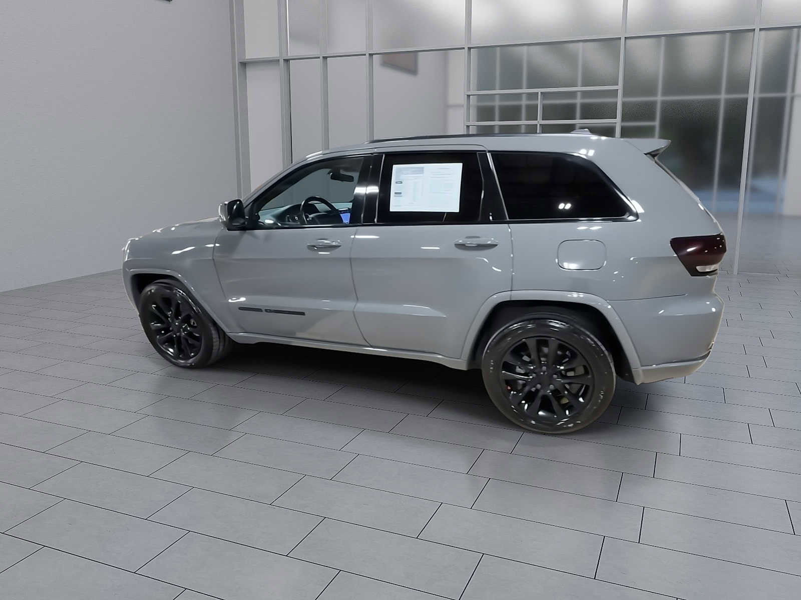 Used 2021 Jeep Grand Cherokee Laredo X image 6